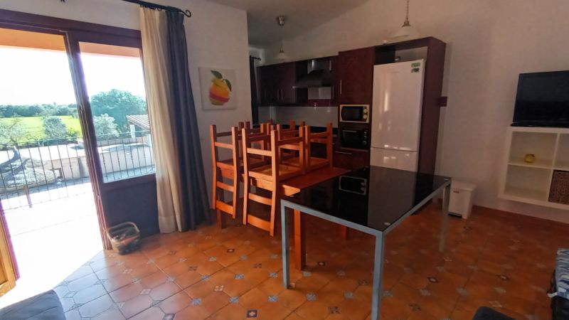 Invierno: 4 apts con piscina comunitaria, BBQ y AC en una aldea cerca de Campos -- AP 23 a - d WT