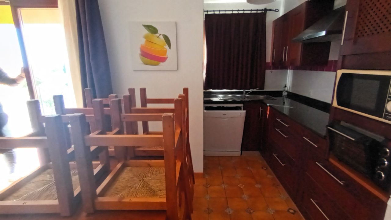 Invierno: 4 apts con piscina comunitaria, BBQ y AC en una aldea cerca de Campos -- AP 23 a - d WT
