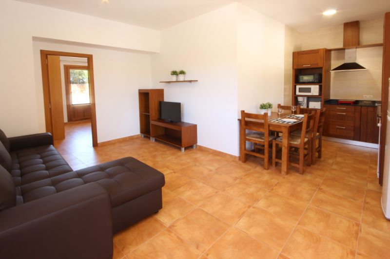 Winter: 9 Apts a 1 - 2 SZ auf einem gem.Grundstück mit Pool und AC in ruhiger Zone bei Campos-AP 43