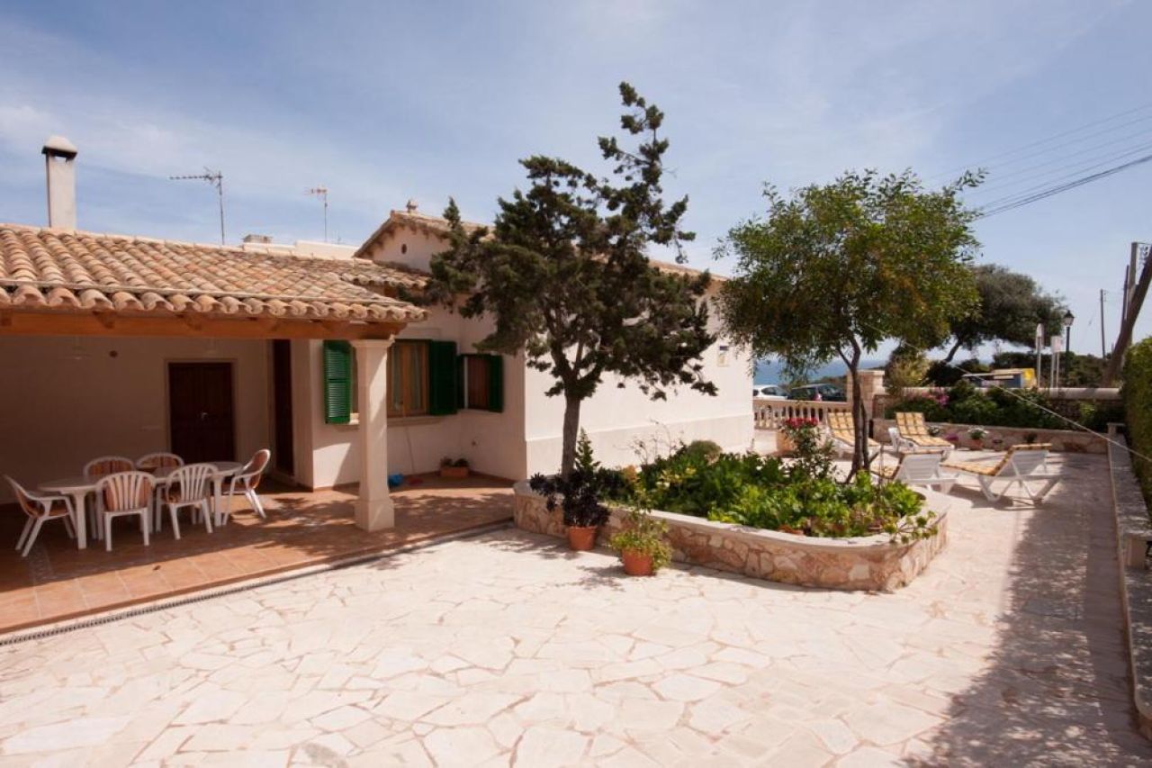 WINTER: Chalet in 1. Coastline with garden, AC, fireplace and pure sea views -- Cala Figuera -- CH 4