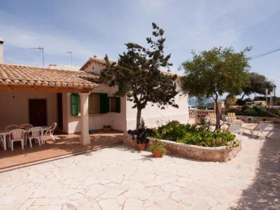 WINTER: Chalet in 1. Coastline with garden, AC, fireplace and pure sea views -- Cala Figuera -- CH 4