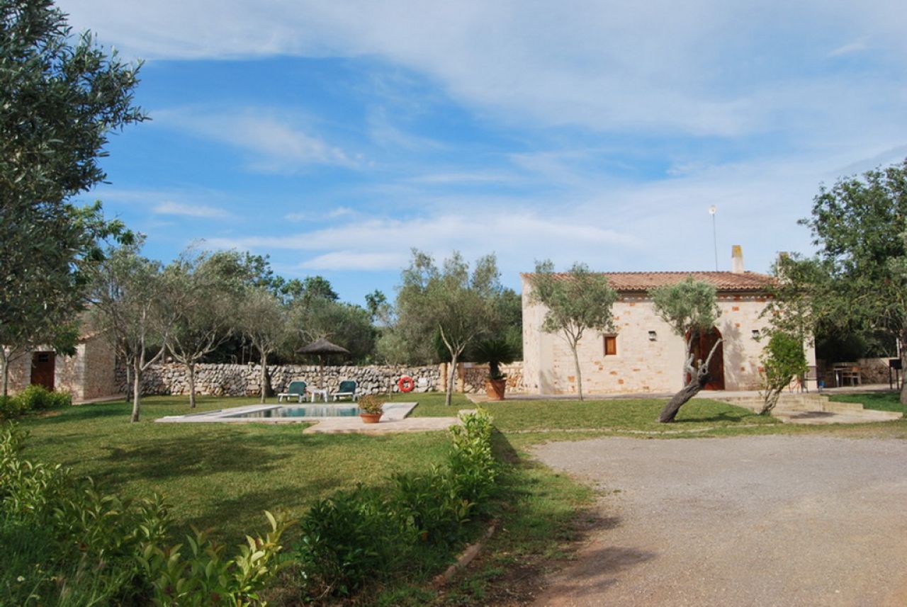 Invierno: Casita a nivel del suelo, bien equipada, en las afueras de Es Llombards -- F 191 WT