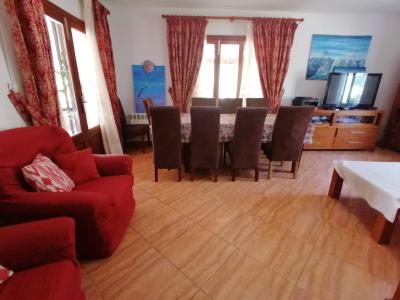 Winter: Ebenerdiges Chalet mit Gaszentralheizung, Pool und Garten in Cala Murada -- CH 11