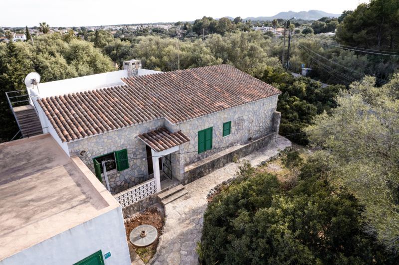 Winter: Ebenerdiges Chalet mit Heizung, Garten und Terrassen in Cala Murada --- CH 13 WT