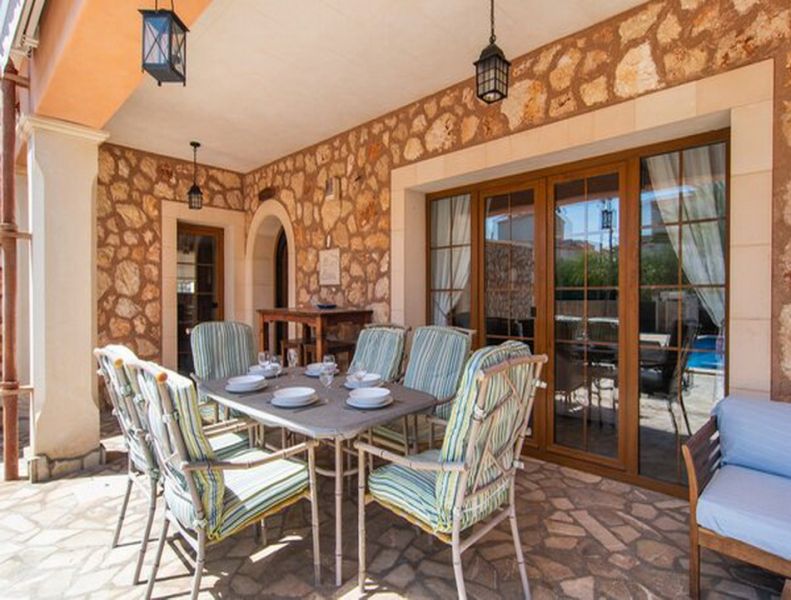 Winter: Single-storey chalet with oil central heating and garden in a quiet location of Porto Colom 