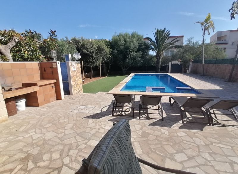 Winter: Single-storey chalet with oil central heating and garden in a quiet location of Porto Colom 