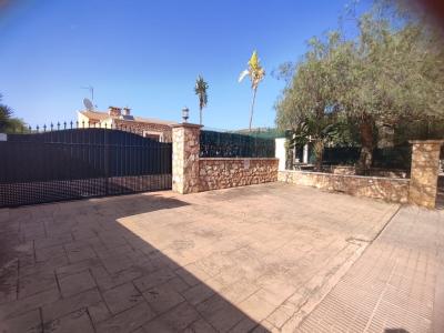 Winter: Single-storey chalet with oil central heating and garden in a quiet location of Porto Colom 