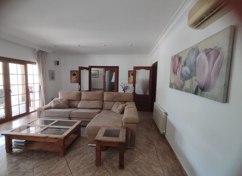 Winter: Single-storey chalet with oil central heating and garden in a quiet location of Porto Colom 