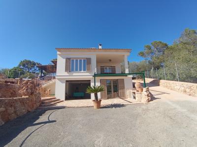 WINTER: Elegante und grosse Finca mit Traumausblick und Heizung bei Porreres --- F 36 WT