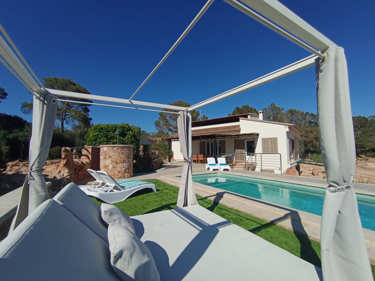 WINTER: Elegante und grosse Finca mit Traumausblick und Heizung bei Porreres --- F 36 WT