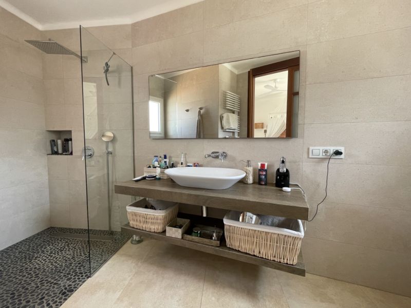 Winter: Elegantes Chalet mit Ölzentralheizung in 1. LInie der Küste von Portocolom --- CH 08 WT