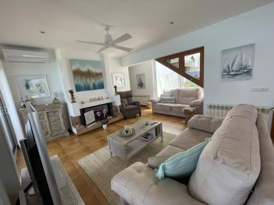 Winter: Elegantes Chalet mit Ölzentralheizung in 1. LInie der Küste von Portocolom --- CH 08 WT