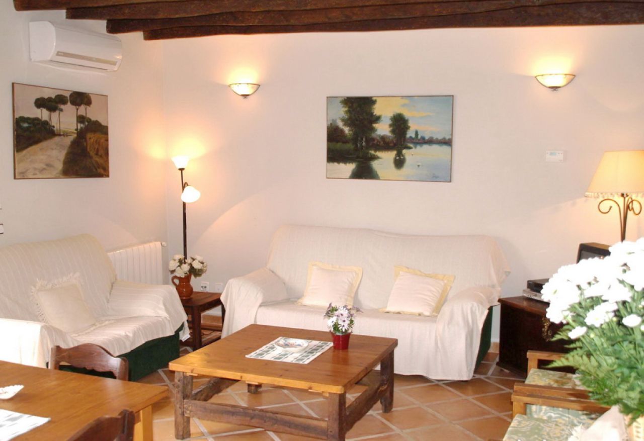 WINTER: Finca - AP  mit Heizung auf einem Agroturismogrundstück bei Manacor -- F 25 b