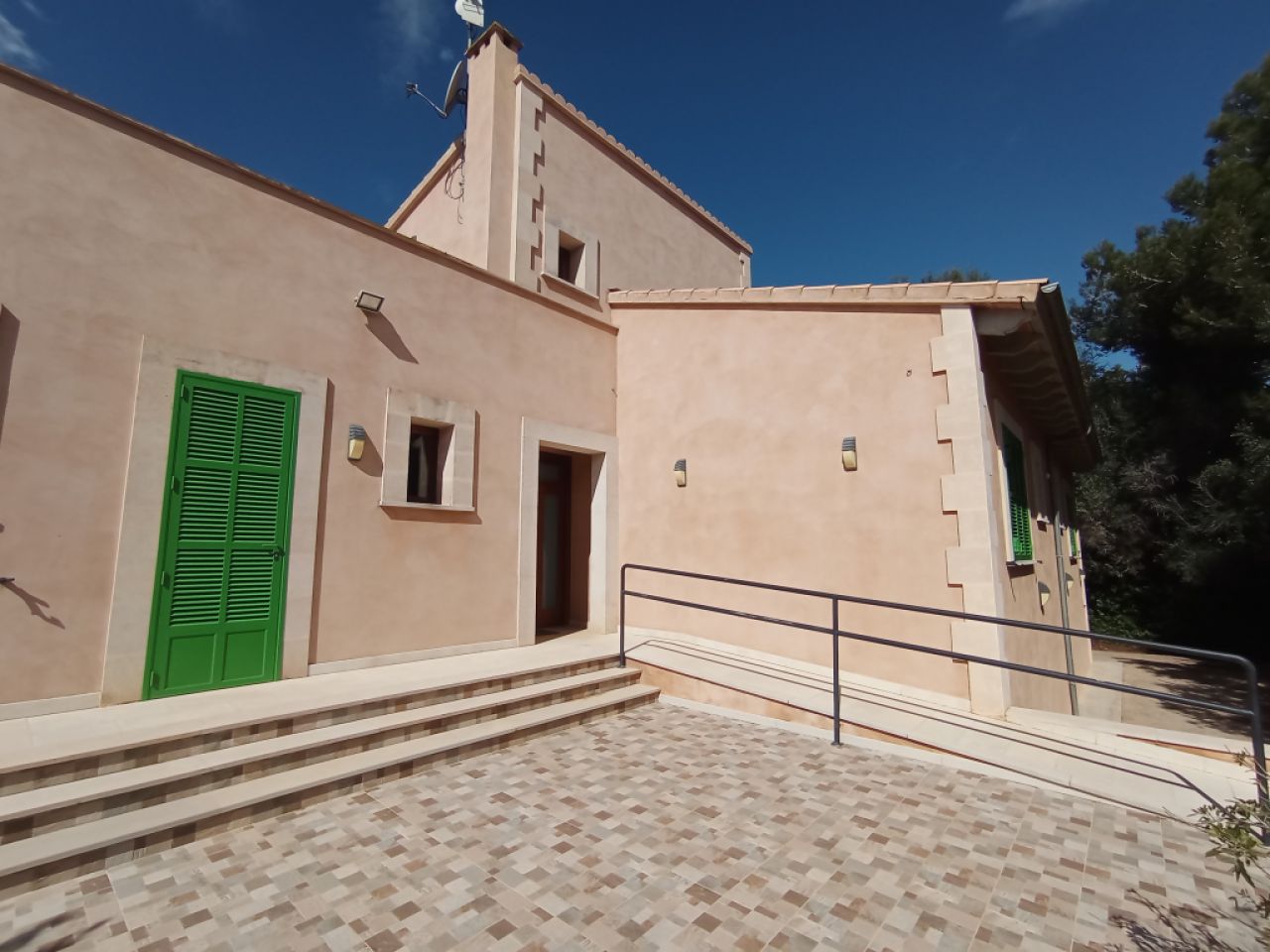 INVIERNO: Gran finca con calefacción por suelo radiante, piscina y muchos extras cerca de Campos -- 