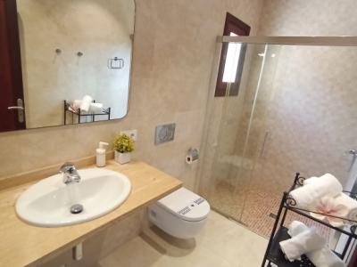 INVIERNO: Gran finca con calefacción por suelo radiante, piscina y muchos extras cerca de Campos -- 