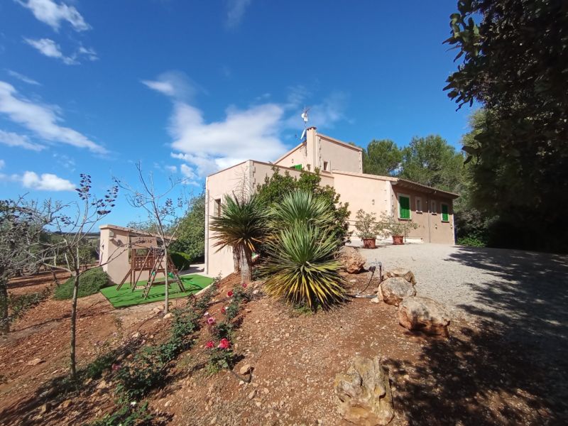 INVIERNO: Gran finca con calefacción por suelo radiante, piscina y muchos extras cerca de Campos -- 