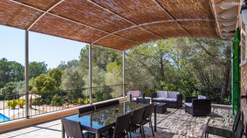 INVIERNO: Gran finca con calefacción por suelo radiante, piscina y muchos extras cerca de Campos -- 