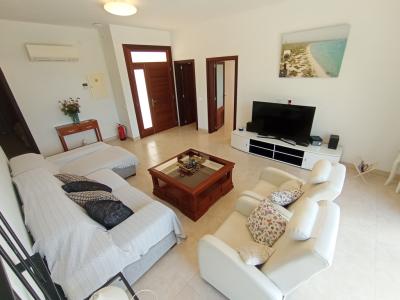 INVIERNO: Gran finca con calefacción por suelo radiante, piscina y muchos extras cerca de Campos -- 