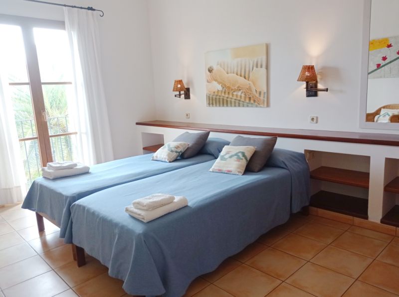 Winter: Grosse Finca mit Heizung, Pool bei S Horta - Mallorca -- F 181 WT