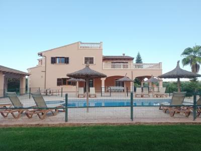 Invierno: Gran finca con calefacción, piscina y barbacoa entre Ses Salines y Colonia St. Jordi -- F 