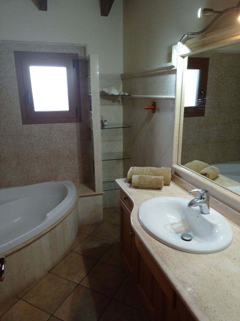 Invierno: Gran finca con calefacción, piscina y barbacoa entre Ses Salines y Colonia St. Jordi -- F 