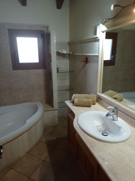 Invierno: Gran finca con calefacción, piscina y barbacoa entre Ses Salines y Colonia St. Jordi -- F 