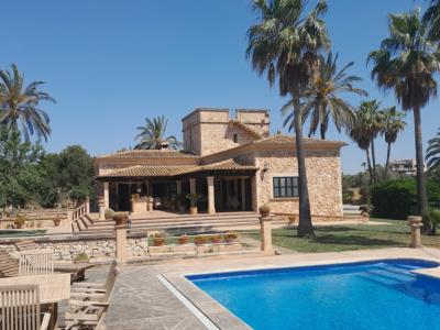 Winter: Grosse Finca mit traumhaftem Garten  bei Ses Salines -- F  63 WT