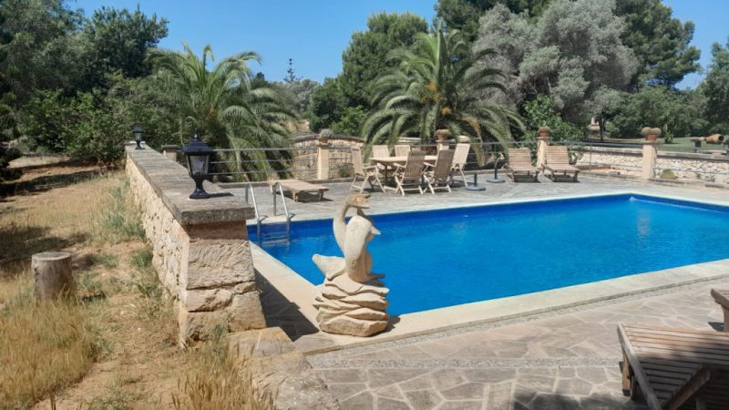 Winter: Grosse Finca mit traumhaftem Garten  bei Ses Salines -- F  63 WT