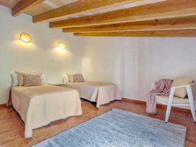 WINTER: Historische Finca -DH  mit Kamin in absolut ruhiger Lage in Orient- West --- F 04 WT