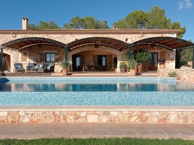 WINTER: Imposante Finca mit Pool, Heizung und schönem Ausblick -- F 02 WT