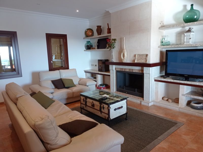 WINTER: Imposante Finca mit Pool, Heizung und schönem Ausblick -- F 02 WT