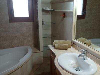 WINTER: Moderne und grosse Finca mit Pool bei Ses Salines -- F 37 WT