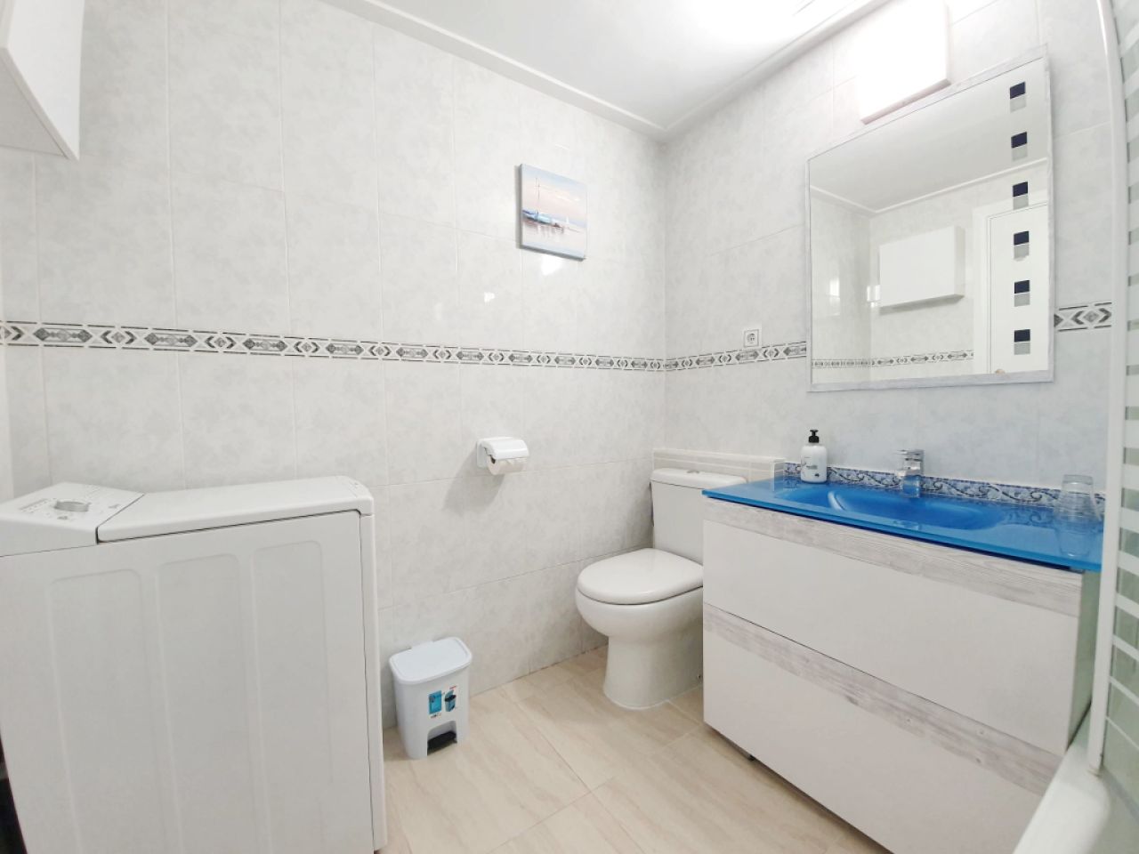 WINTER: Modernes Ap mit Gemeinschaftspool und Tennisplatz am Hafen von Alcudia --- AP 24 WT