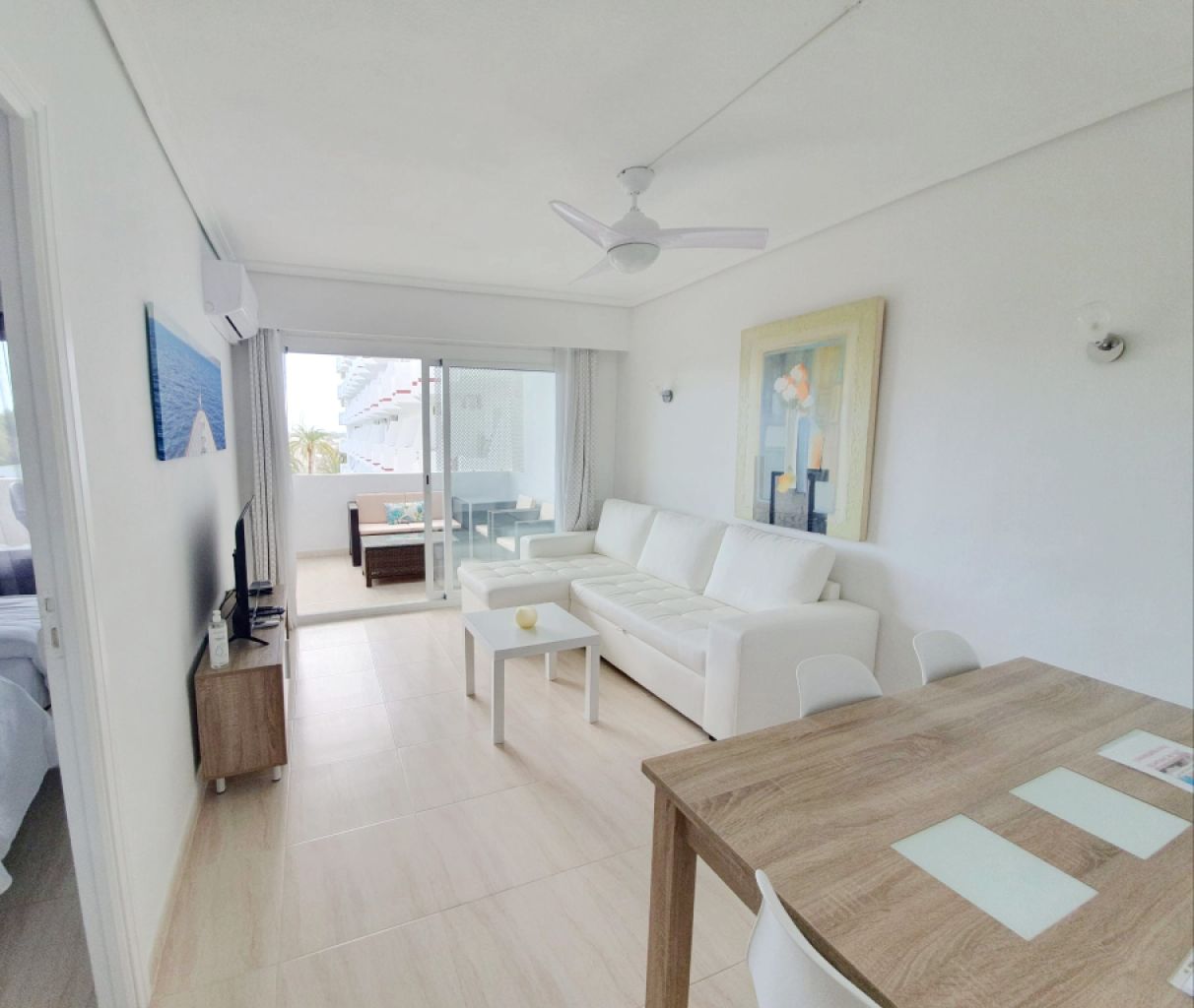 WINTER: Modernes Ap mit Gemeinschaftspool und Tennisplatz am Hafen von Alcudia --- AP 24 WT