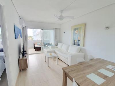 WINTER: Modernes Ap mit Gemeinschaftspool und Tennisplatz am Hafen von Alcudia --- AP 24 WT