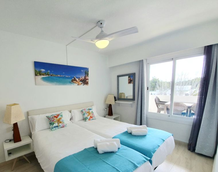 WINTER: Modernes Ap mit Gemeinschaftspool und Tennisplatz am Hafen von Alcudia --- AP 24 WT