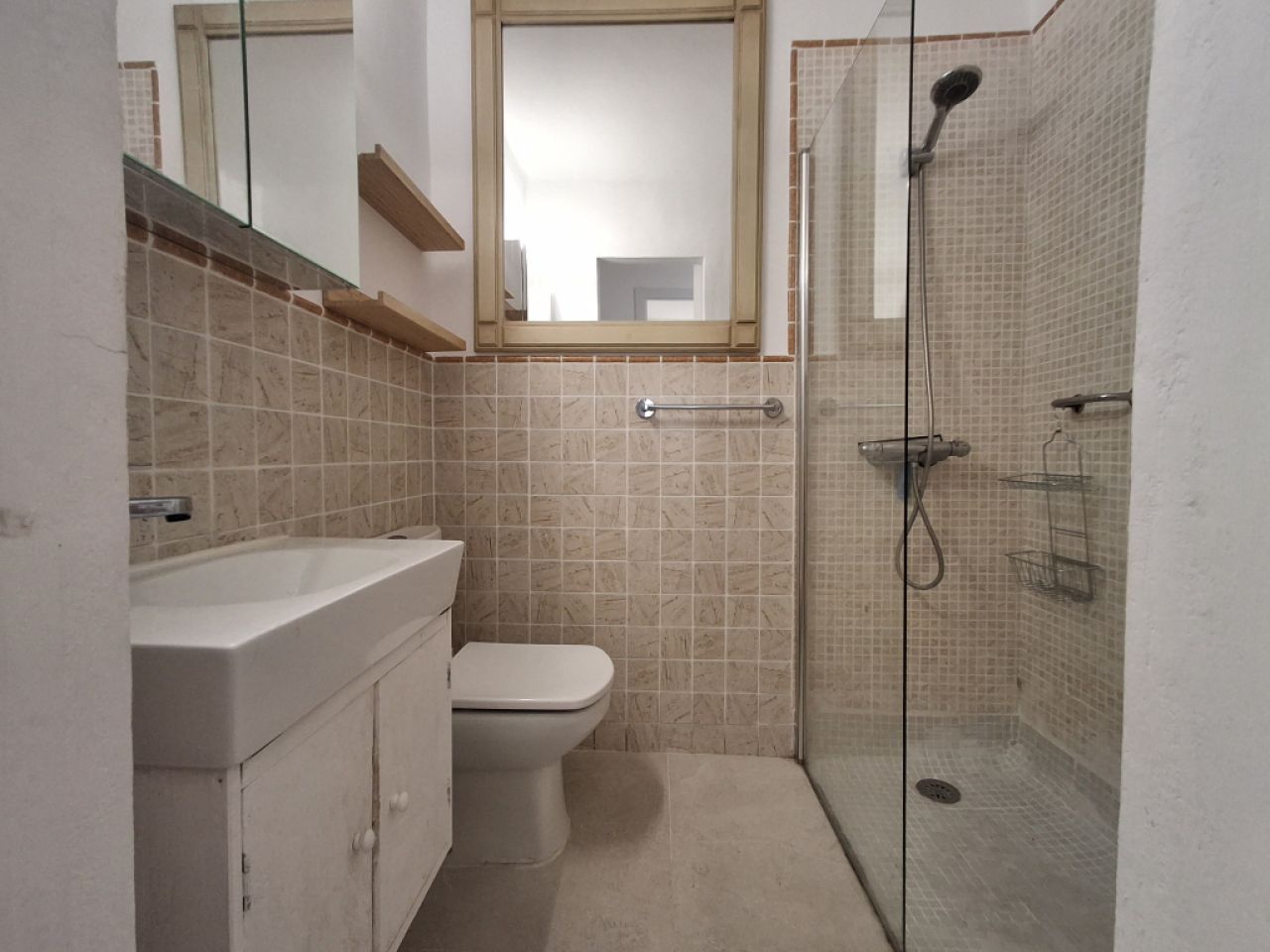 Winter: Modern apartment on 3rd floor with partial harbour and sea view in Colonia St. Jordi -- AP 08 WT