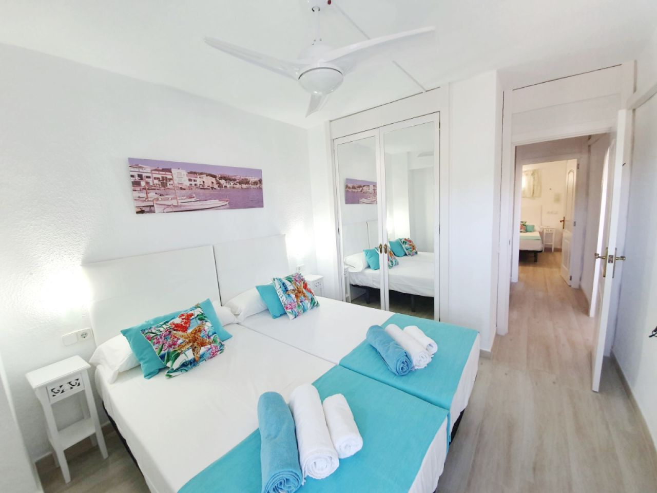 Invierno: Moderno apartamento con piscina gema y pista de tenis en el puerto de Alcudia -- AP 23 WT