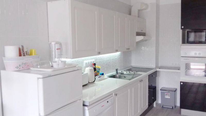 Invierno: Moderno apartamento con piscina gema y pista de tenis en el puerto de Alcudia -- AP 23 WT