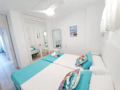 Invierno: Moderno apartamento con piscina gema y pista de tenis en el puerto de Alcudia -- AP 23 WT