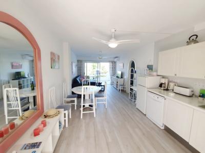 Invierno: Moderno apartamento con piscina gema y pista de tenis en el puerto de Alcudia -- AP 23 WT