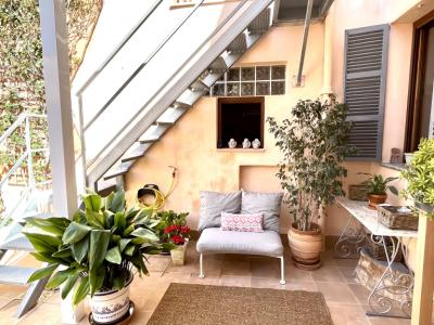 WINTER: Parterre Dorfhaus mit Innenhof nahe des Hafens von Colonia St Jordi -- DH 01 WT