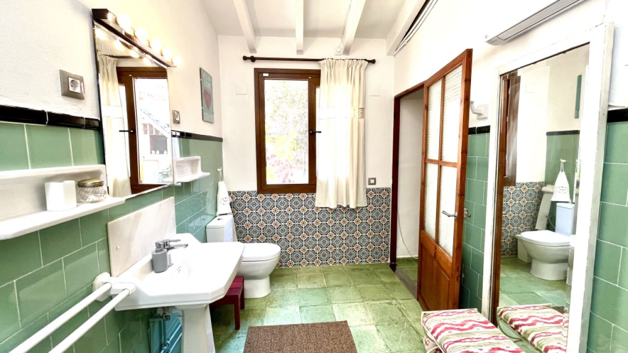 WINTER: Parterre Dorfhaus mit Innenhof nahe des Hafens von Colonia St Jordi -- DH 01 WT