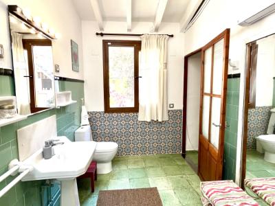 WINTER: Parterre Dorfhaus mit Innenhof nahe des Hafens von Colonia St Jordi -- DH 01 WT