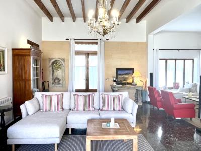 WINTER: Parterre Dorfhaus mit Innenhof nahe des Hafens von Colonia St Jordi -- DH 01 WT