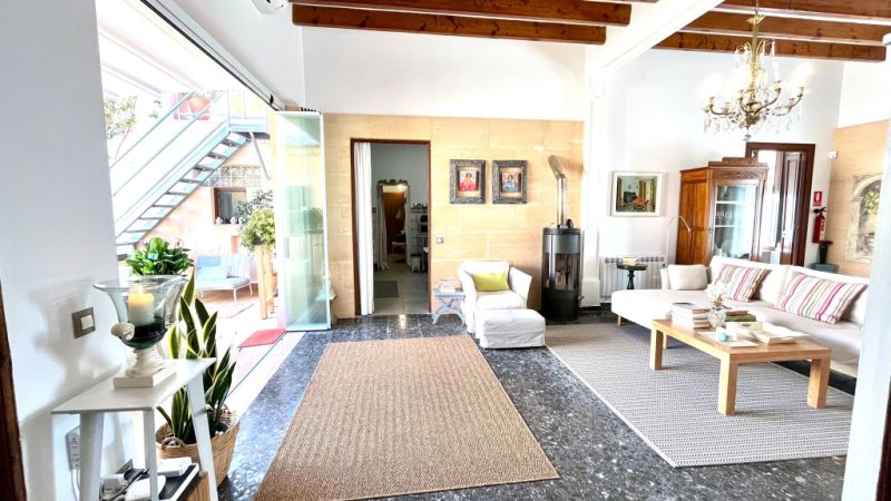 WINTER: Parterre Dorfhaus mit Innenhof nahe des Hafens von Colonia St Jordi -- DH 01 WT