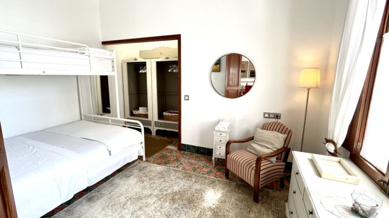 WINTER: Parterre Dorfhaus mit Innenhof nahe des Hafens von Colonia St Jordi -- DH 01 WT