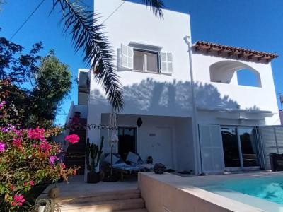 Winter: Schickes Aparment mit 3 Terrassen und Heizung in Cala Santanyi -- AP 30  WT