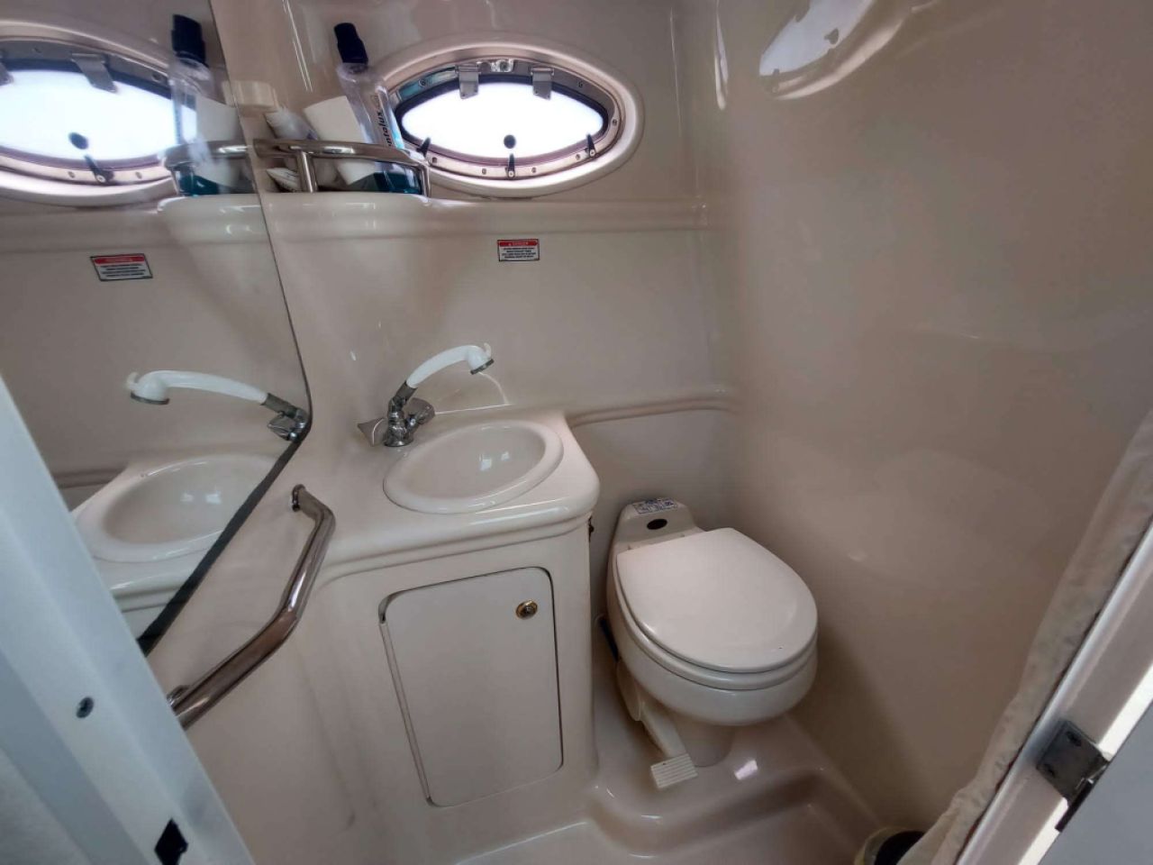 PRECIO DE INVIERNO: Embarcación a motor Sea Ray 260 Sundancer con amarre hasta marzo