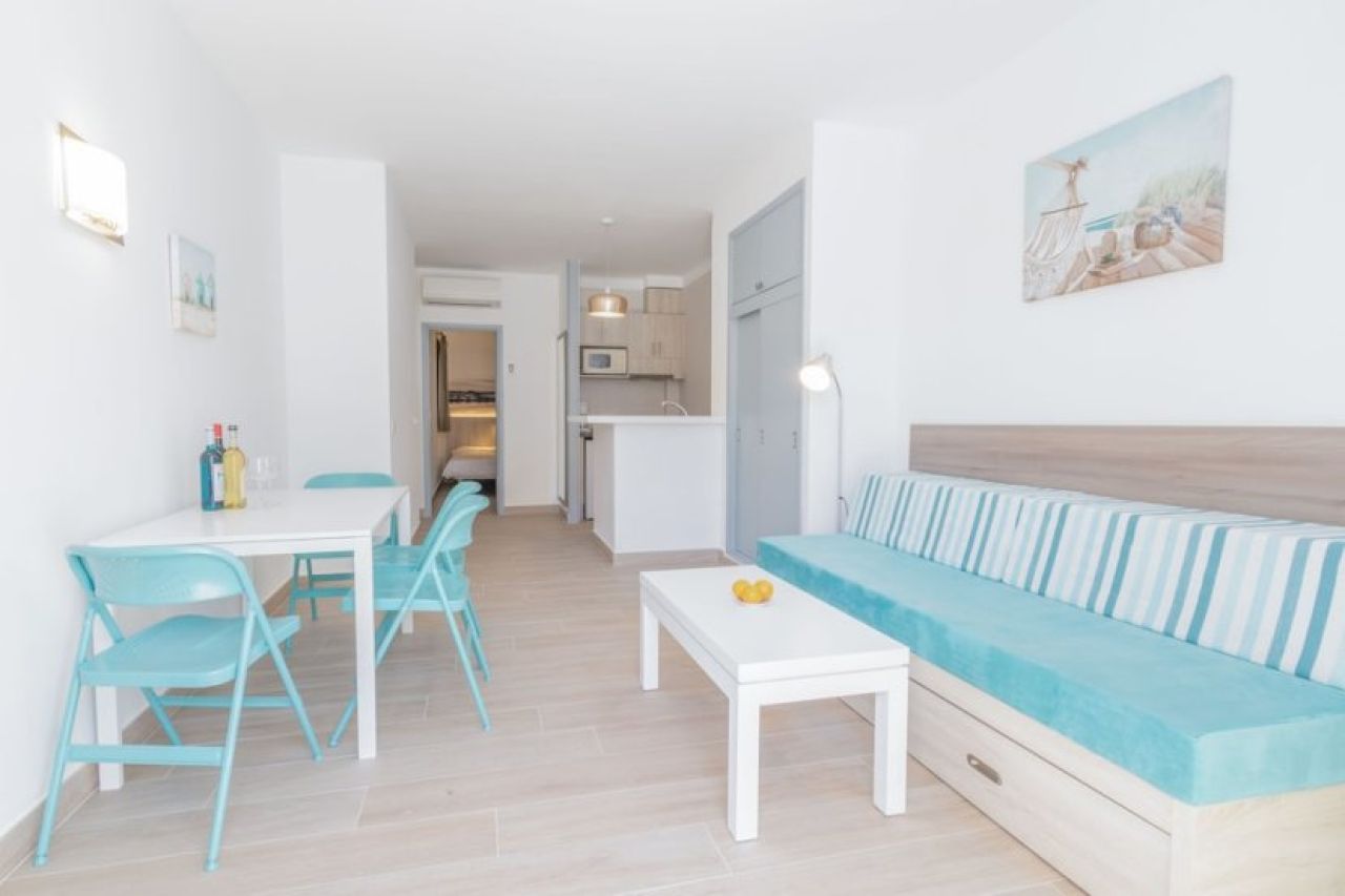 WINTERSAISON: Moderne, helle Apts mit Terrassen in Colonia St Jordi-- AP 16 WT